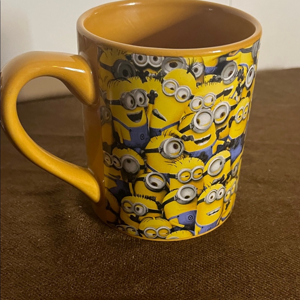 😄14 oz minions mug mustard yellow